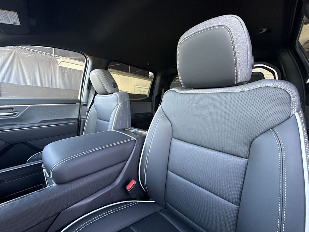 Thumbnail: 2026 GMC Sierra EV - 10