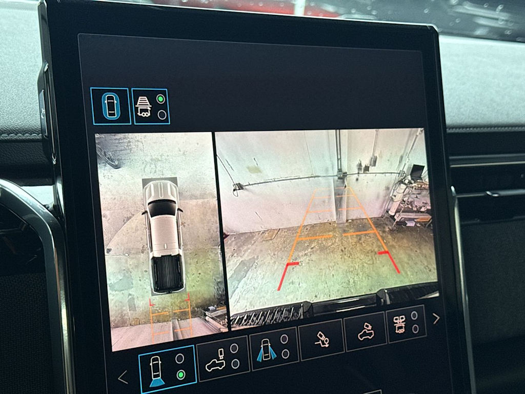 Thumbnail: 2026 GMC Sierra EV - 25