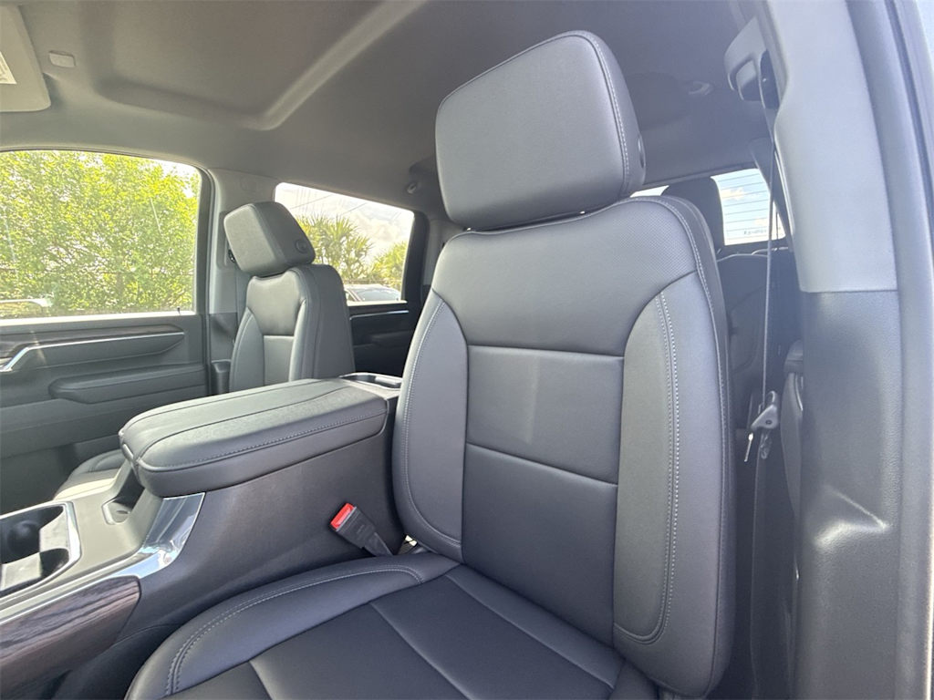 Thumbnail: 2025 GMC Sierra 2500 - 11