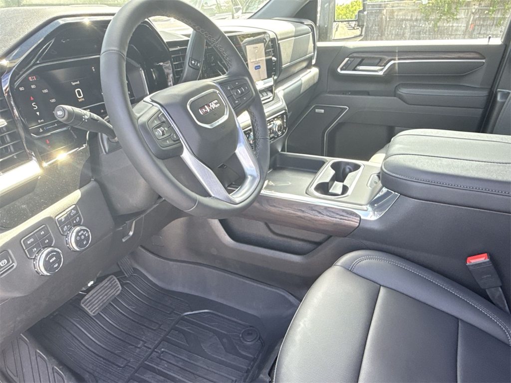 Thumbnail: 2025 GMC Sierra 2500 - 2