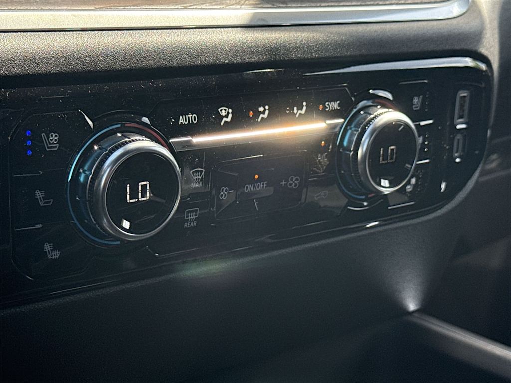 Thumbnail: 2025 GMC Sierra 2500 - 26