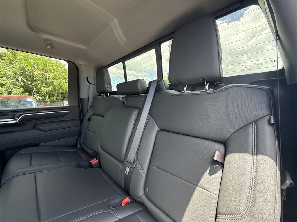 Thumbnail: 2025 GMC Sierra 2500 - 13