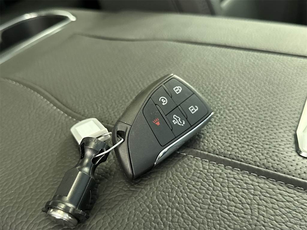 Thumbnail: 2025 GMC Sierra 2500 - 17