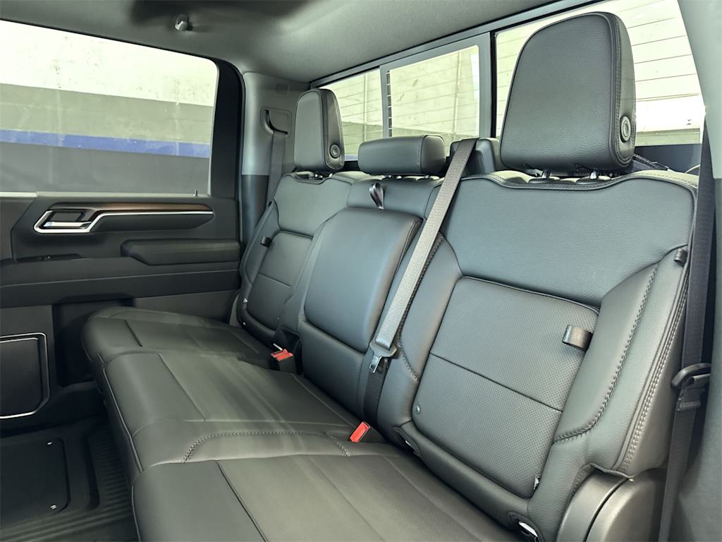 Thumbnail: 2025 GMC Sierra 2500 - 12