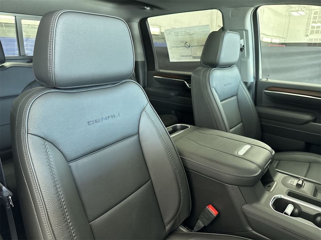 Thumbnail: 2025 GMC Sierra 2500 - 11