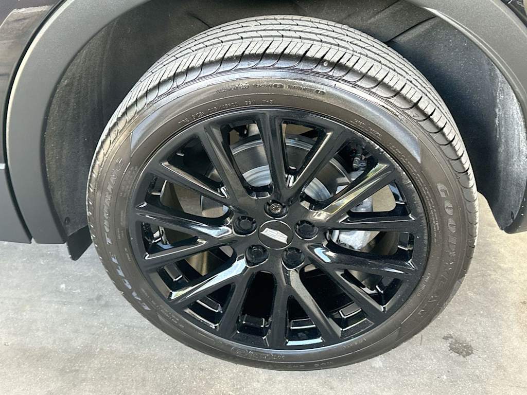 Thumbnail: 2023 Cadillac XT4 - 6