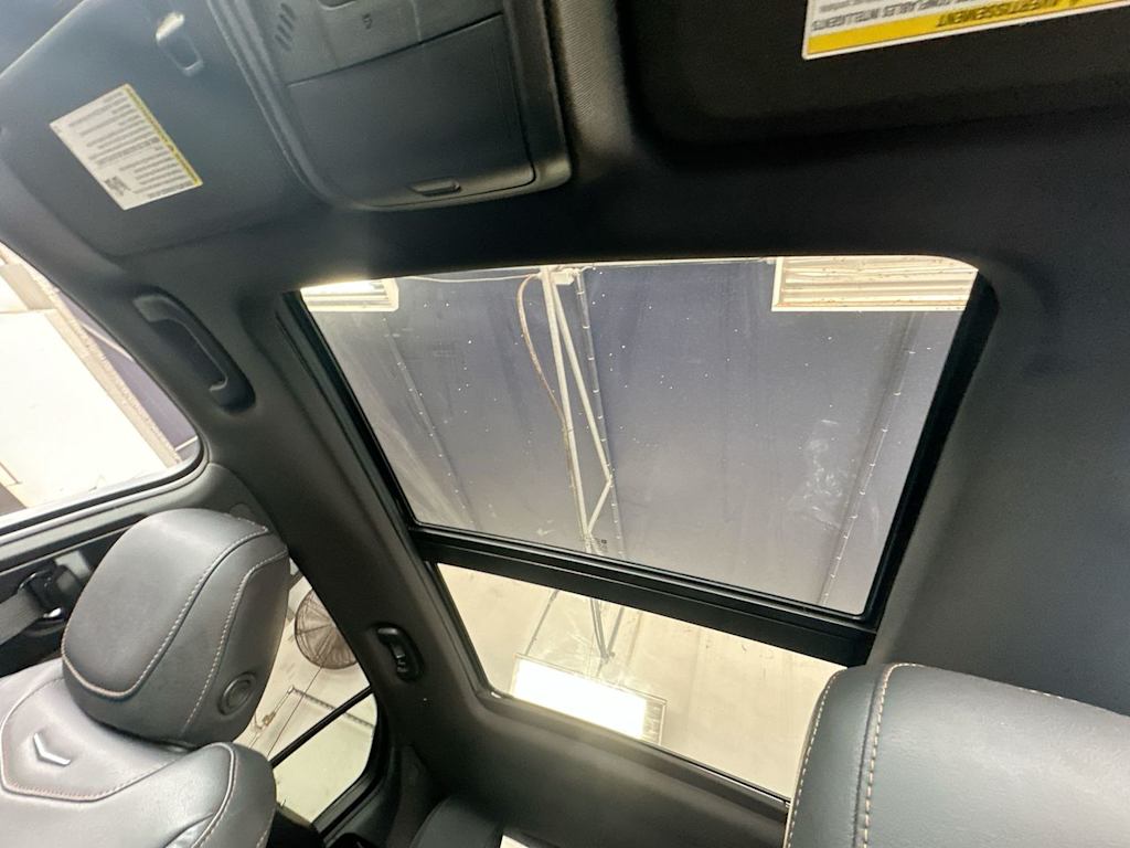 Thumbnail: 2023 Cadillac XT4 - 25