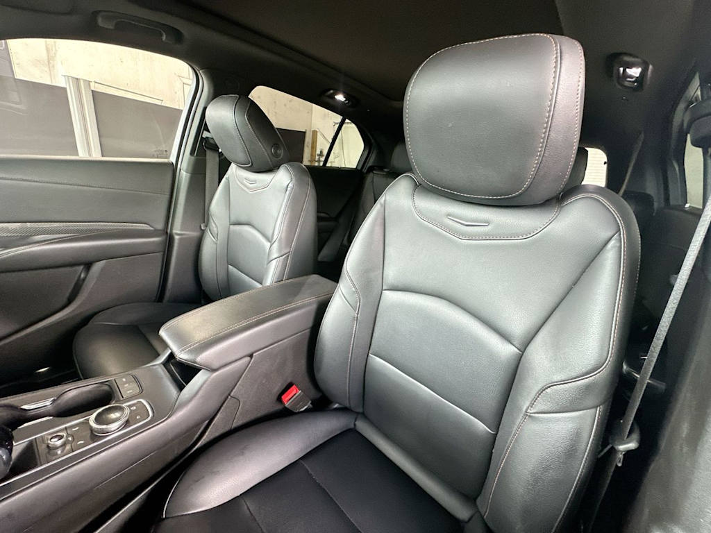 Thumbnail: 2023 Cadillac XT4 - 9