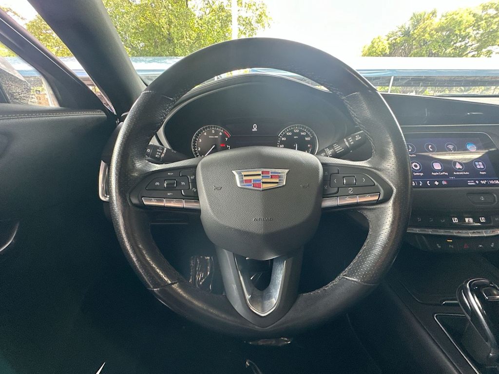 Thumbnail: 2023 Cadillac XT4 - 8