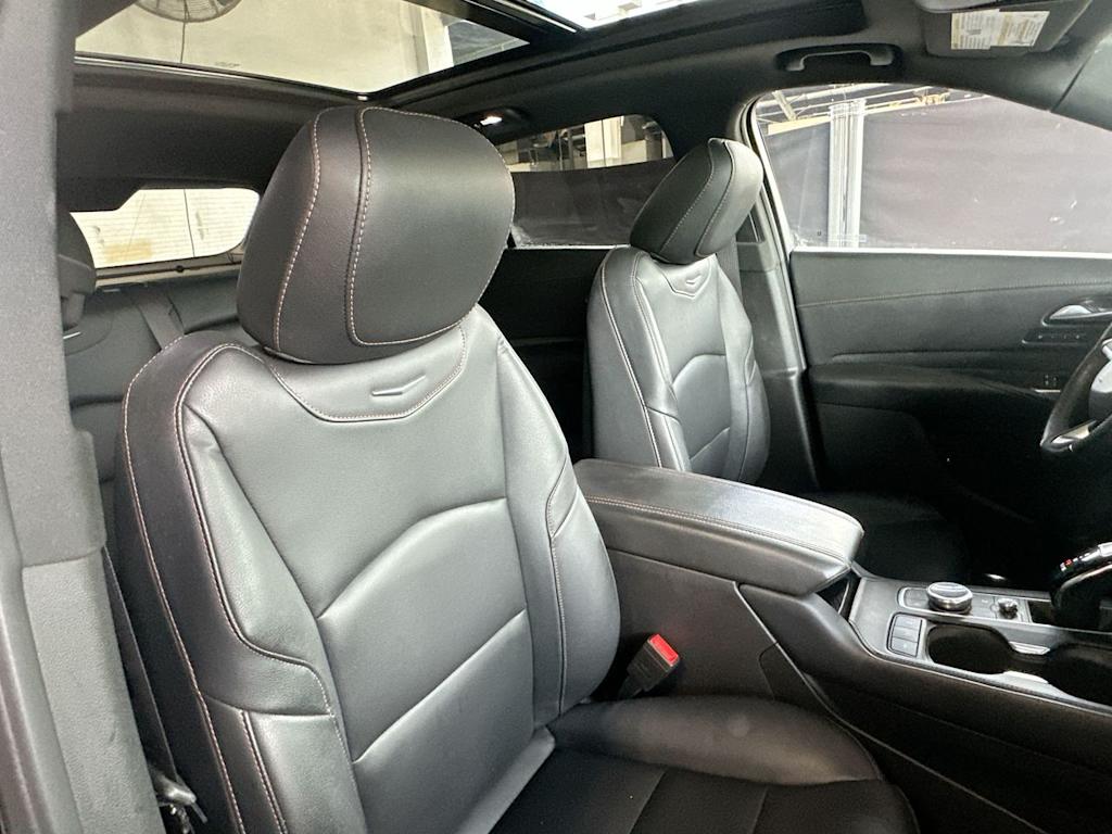 Thumbnail: 2023 Cadillac XT4 - 10