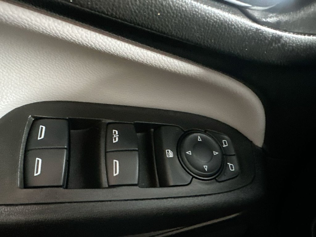 Thumbnail: 2024 Chevrolet Equinox - 25