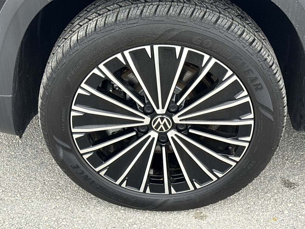 Thumbnail: 2025 Volkswagen Taos - 6