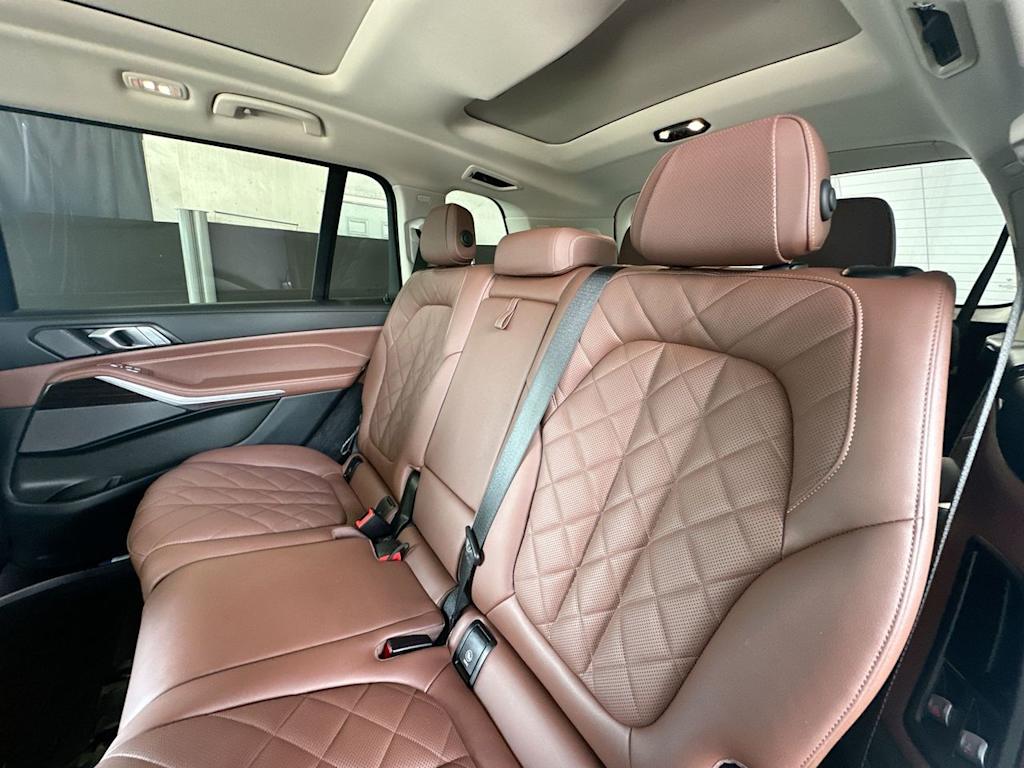 Thumbnail: 2024 BMW X7 - 12