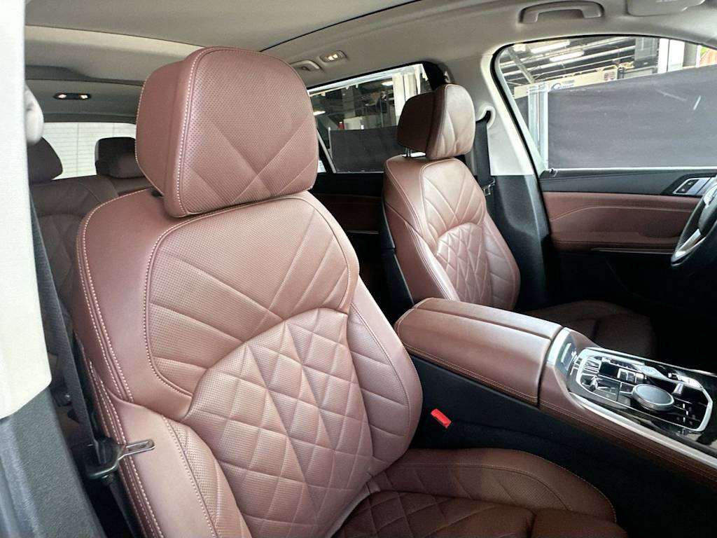 Thumbnail: 2024 BMW X7 - 11
