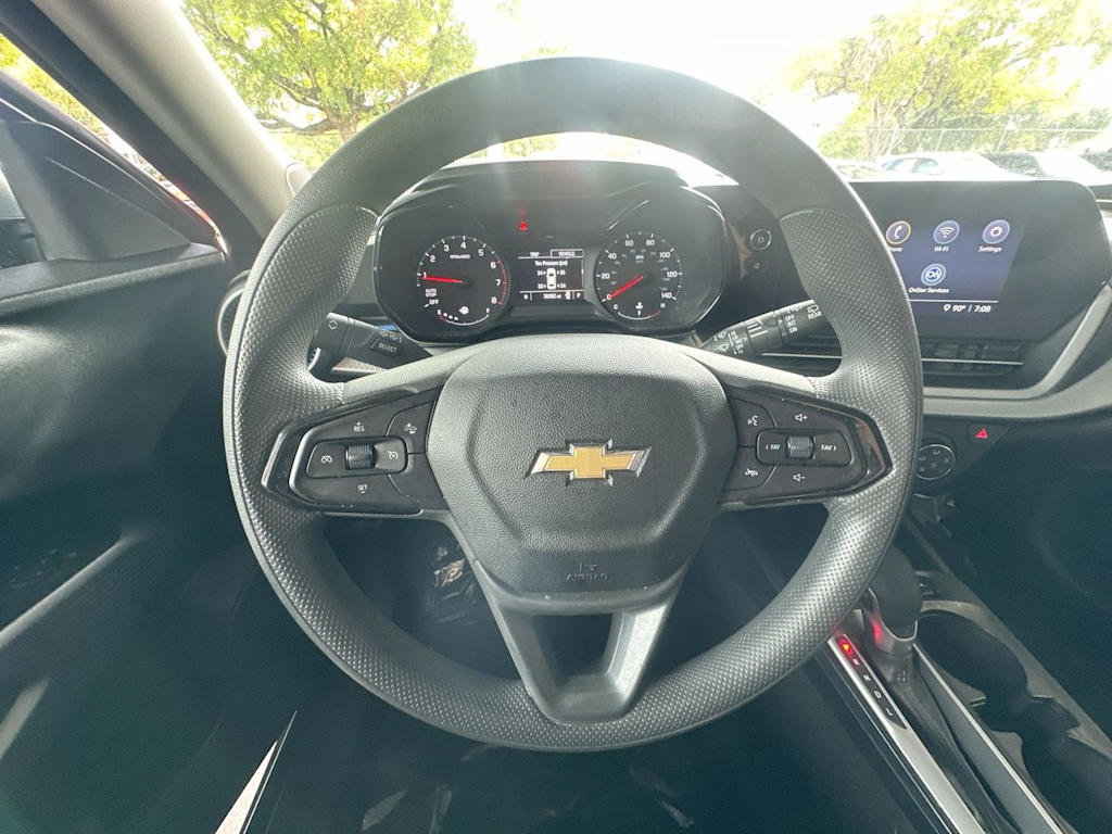 Thumbnail: 2025 Chevrolet Trax - 9