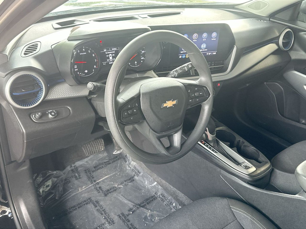 Thumbnail: 2025 Chevrolet Trax - 2