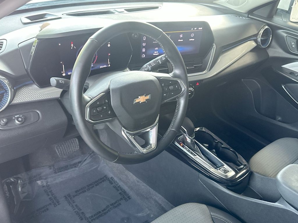 Thumbnail: 2025 Chevrolet Trax - 2