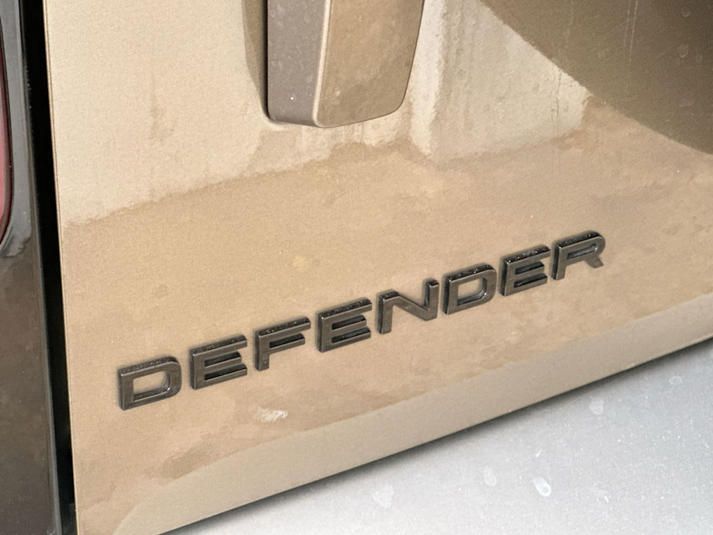 Thumbnail: 2025 Land Rover Defender - 6