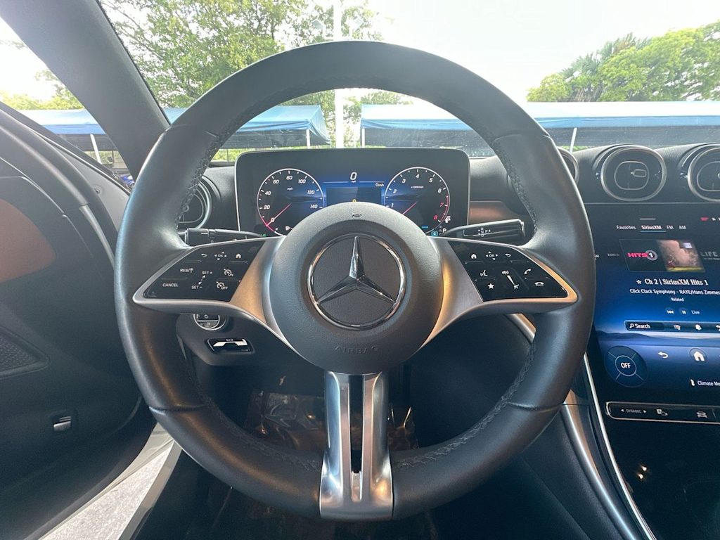 Thumbnail: 2025 Mercedes-Benz C-Class - 10