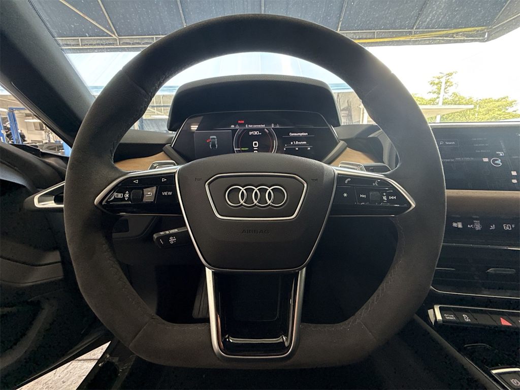 Thumbnail: 2022 Audi e-tron GT - 9