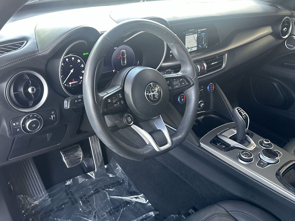 Thumbnail: 2024 Alfa Romeo Stelvio - 2