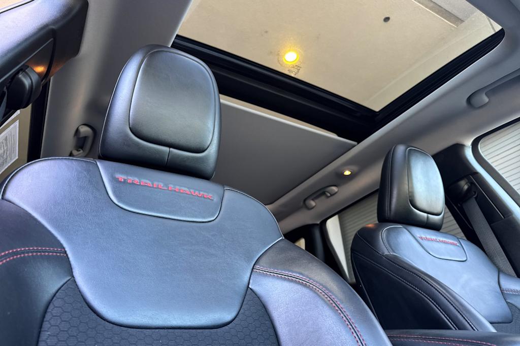 Thumbnail: 2021 Jeep Cherokee - 23