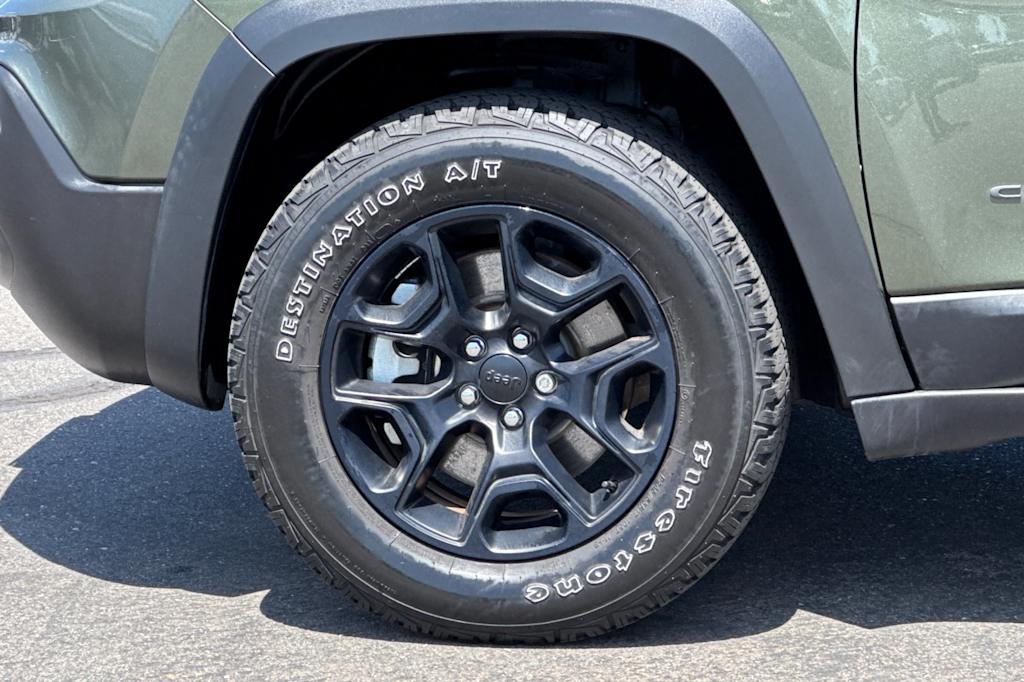 Thumbnail: 2021 Jeep Cherokee - 8