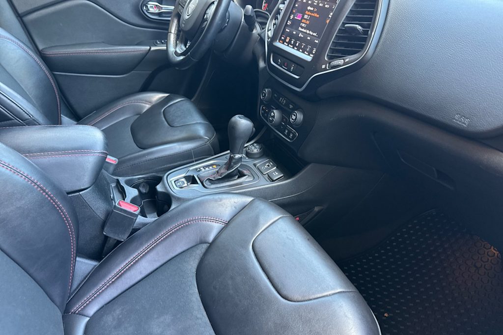 Thumbnail: 2021 Jeep Cherokee - 12