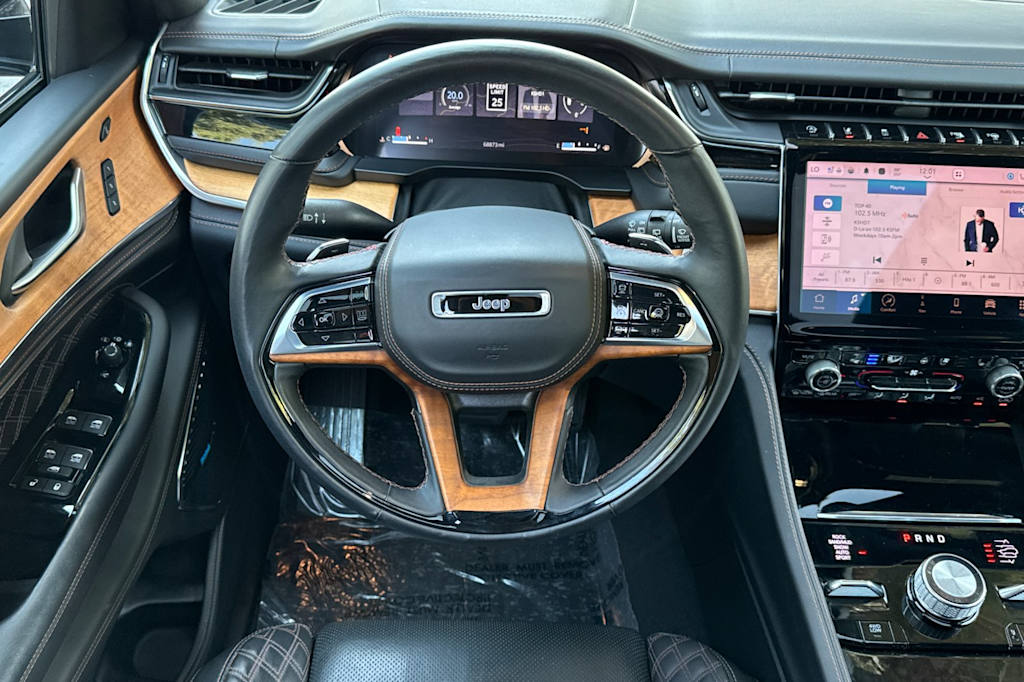 Thumbnail: 2023 Jeep Grand Cherokee L - 9