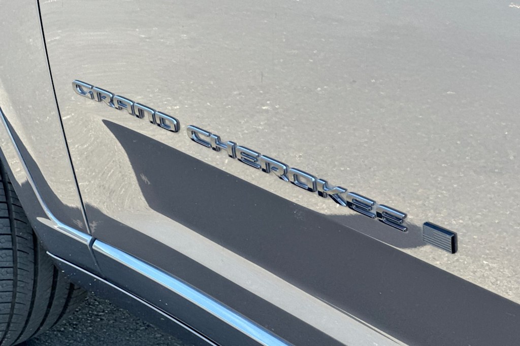 Thumbnail: 2023 Jeep Grand Cherokee L - 7