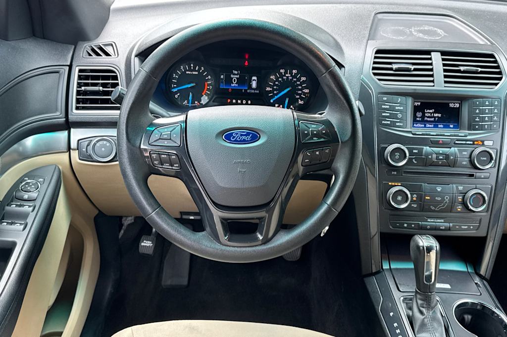 Thumbnail: 2016 Ford Explorer - 9