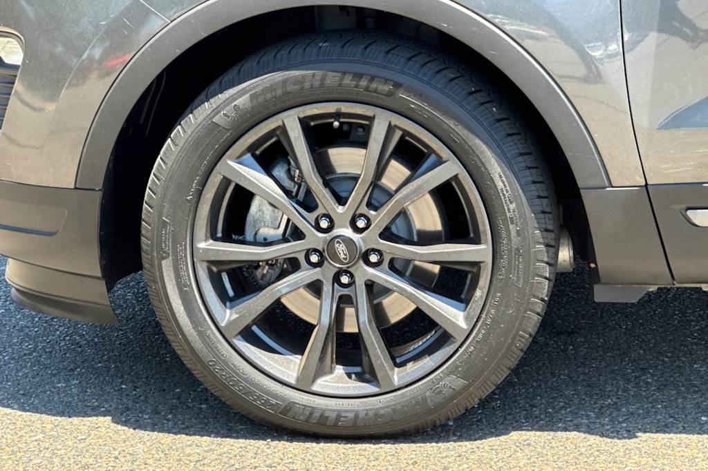 Thumbnail: 2019 Ford Explorer - 8