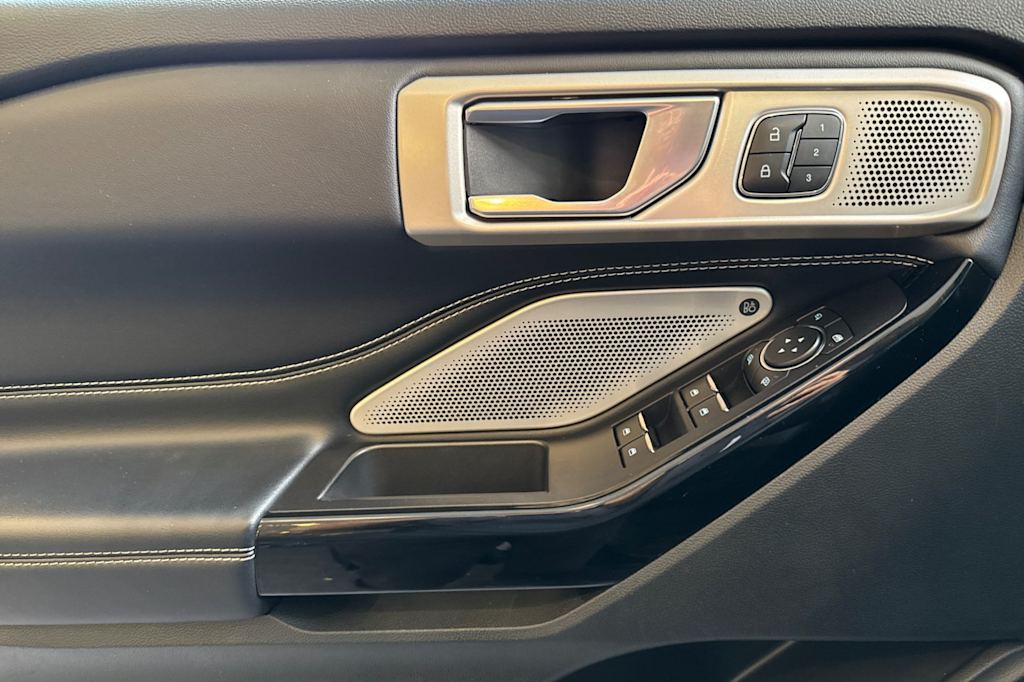 Thumbnail: 2022 Ford Explorer - 21