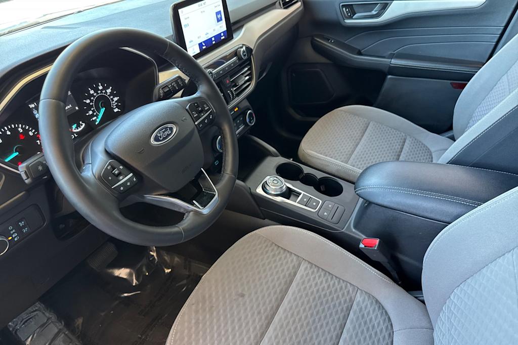 Thumbnail: 2022 Ford Escape - 9
