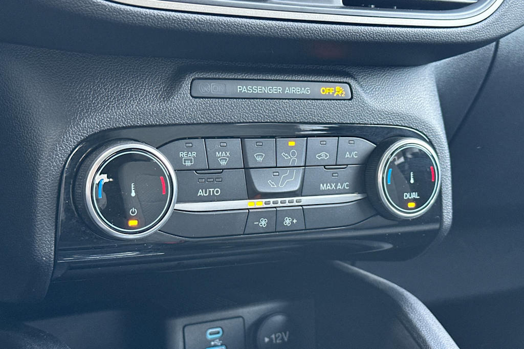 Thumbnail: 2022 Ford Escape - 25