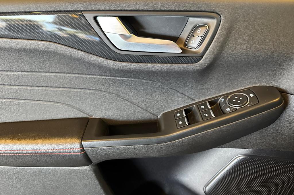 Thumbnail: 2023 Ford Escape - 21