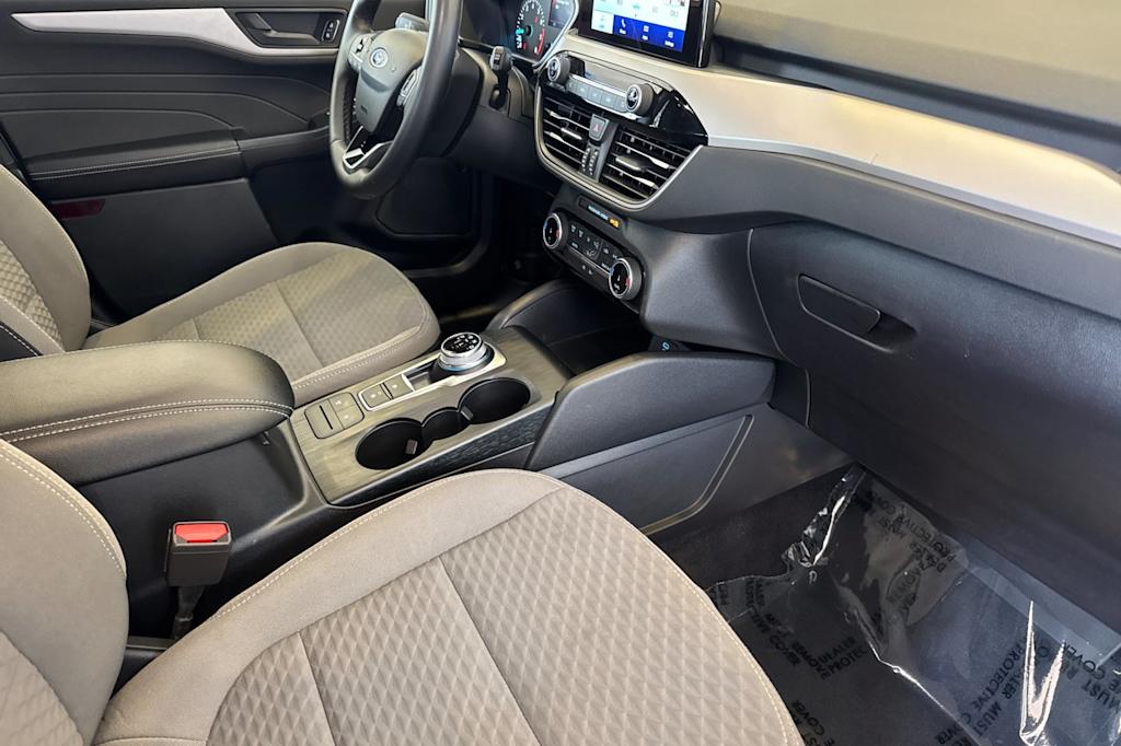 2022 Ford Escape SE 13