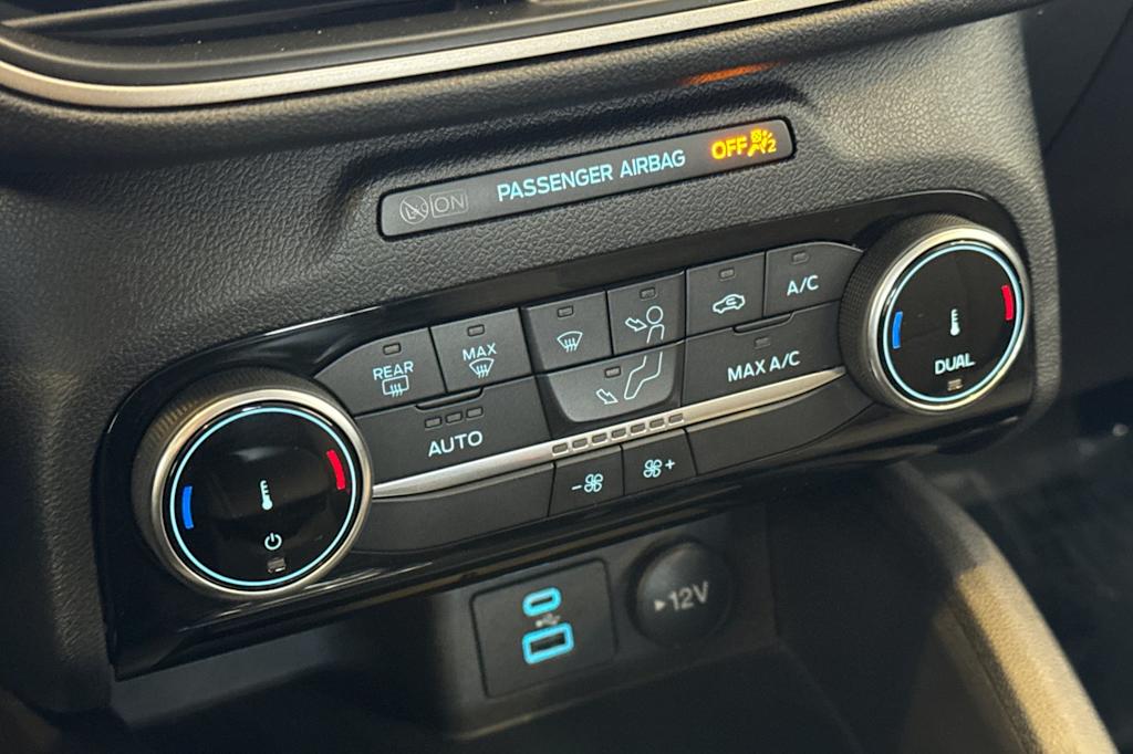 2022 Ford Escape SE 24