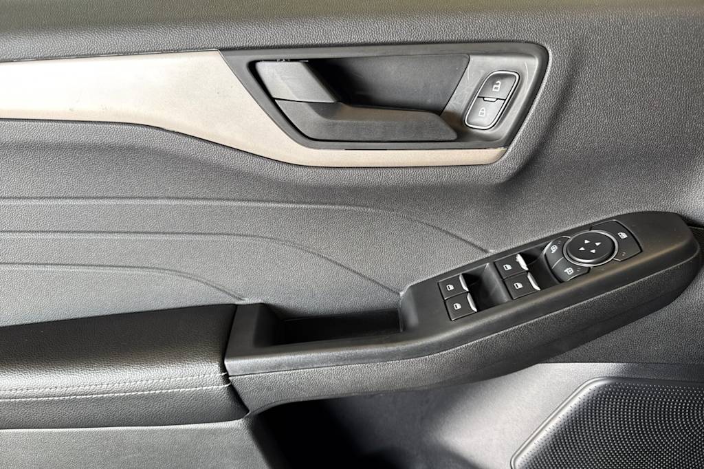 2022 Ford Escape SE 22