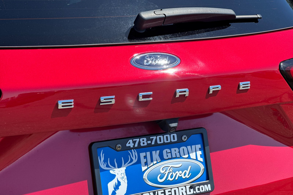 Thumbnail: 2023 Ford Escape - 7