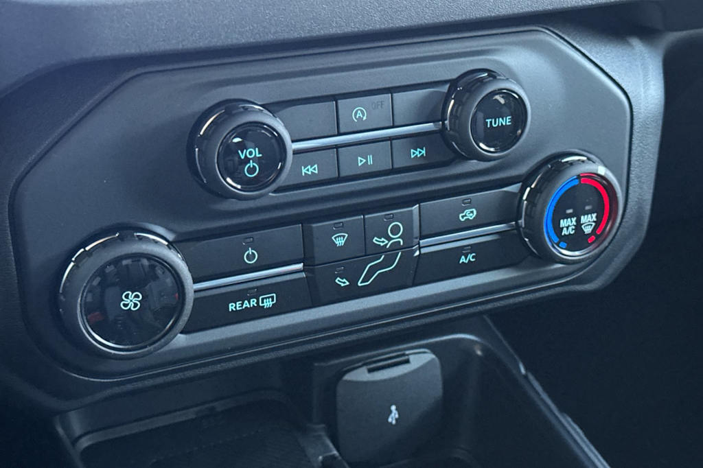 Thumbnail: 2025 Ford Bronco - 25