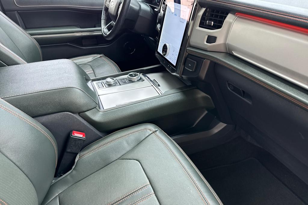 Thumbnail: 2022 Ford Expedition - 10