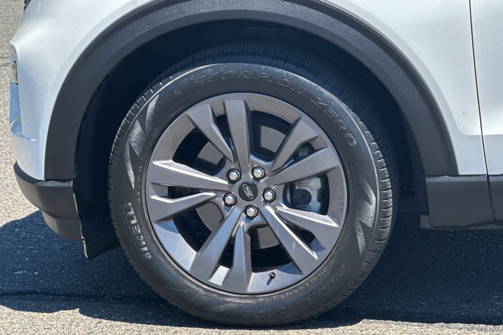 Thumbnail: 2023 Ford Explorer - 8
