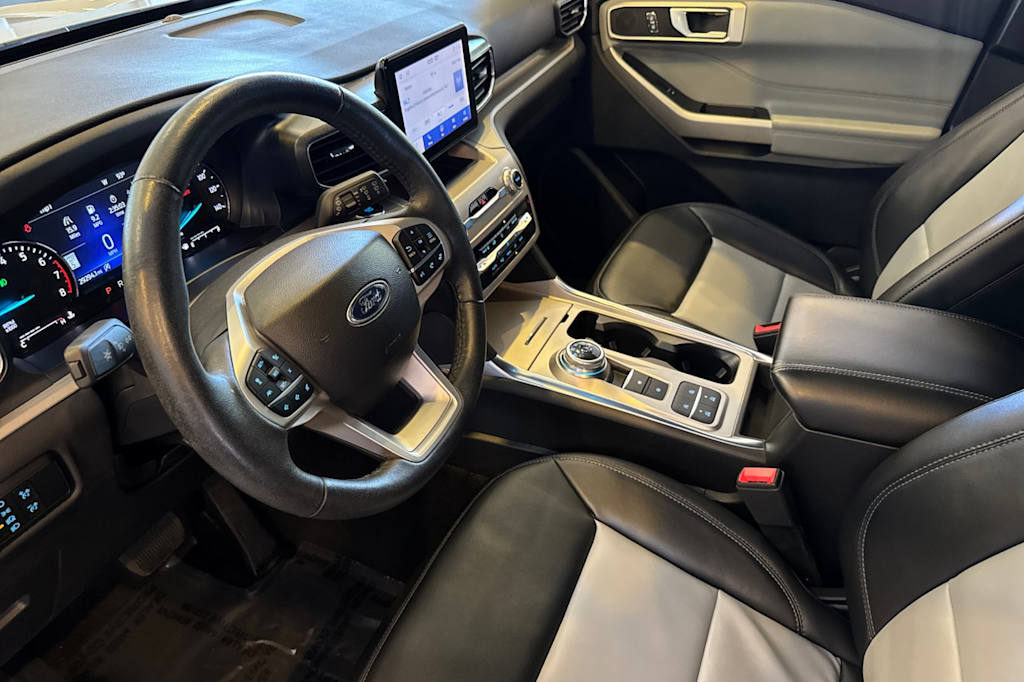 Thumbnail: 2023 Ford Explorer - 9