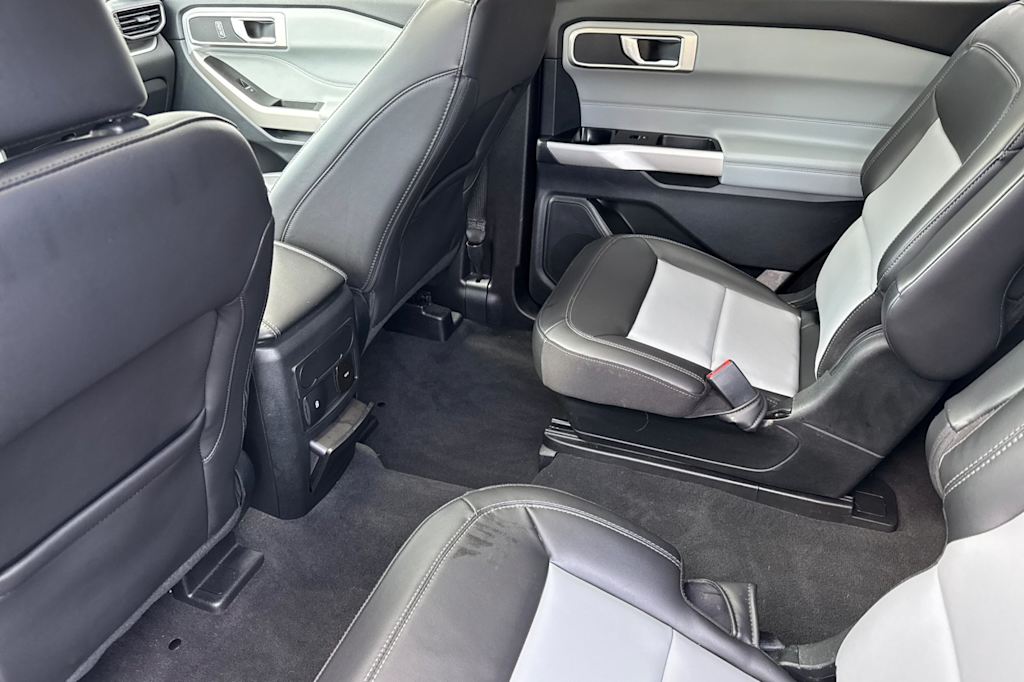 Thumbnail: 2022 Ford Explorer - 9