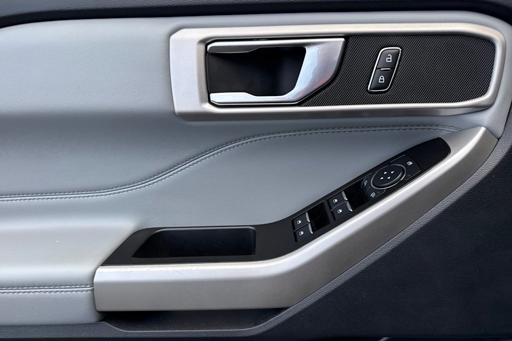 Thumbnail: 2022 Ford Explorer - 20