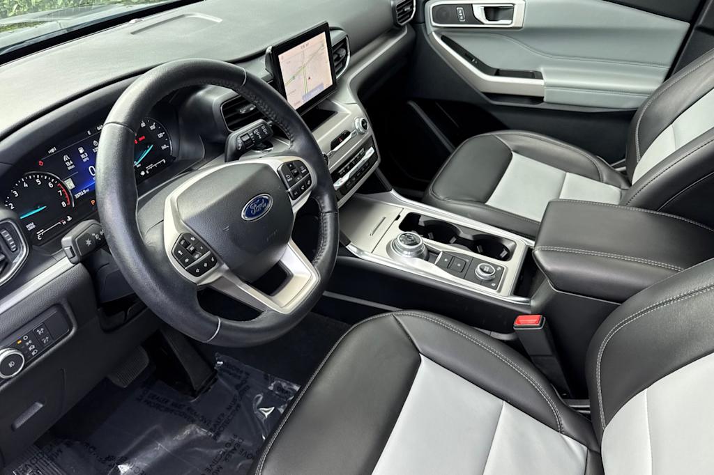 Thumbnail: 2022 Ford Explorer - 8