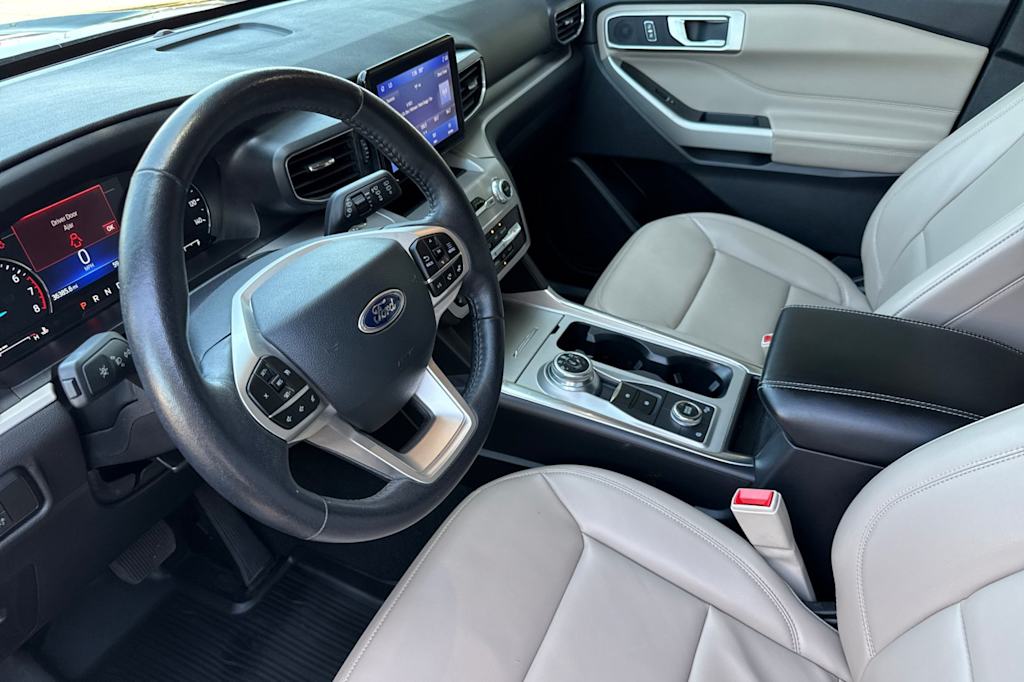 Thumbnail: 2023 Ford Explorer - 9