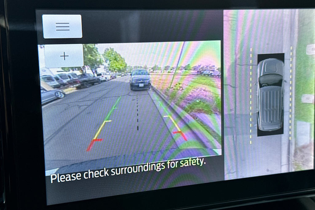 Thumbnail: 2022 Ford Explorer - 26