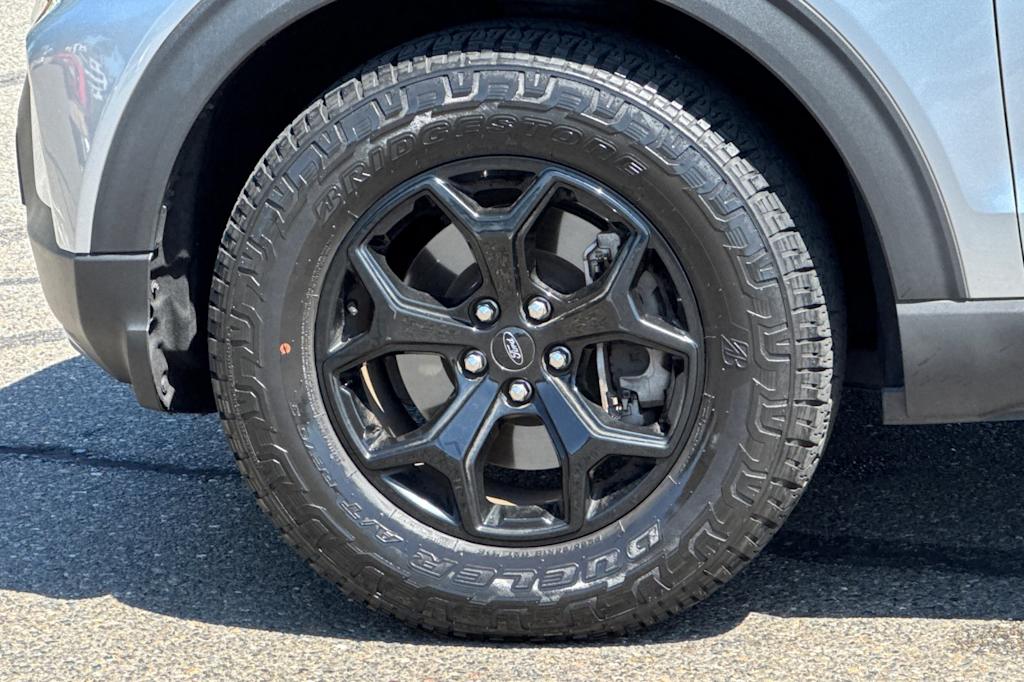 Thumbnail: 2022 Ford Explorer - 8